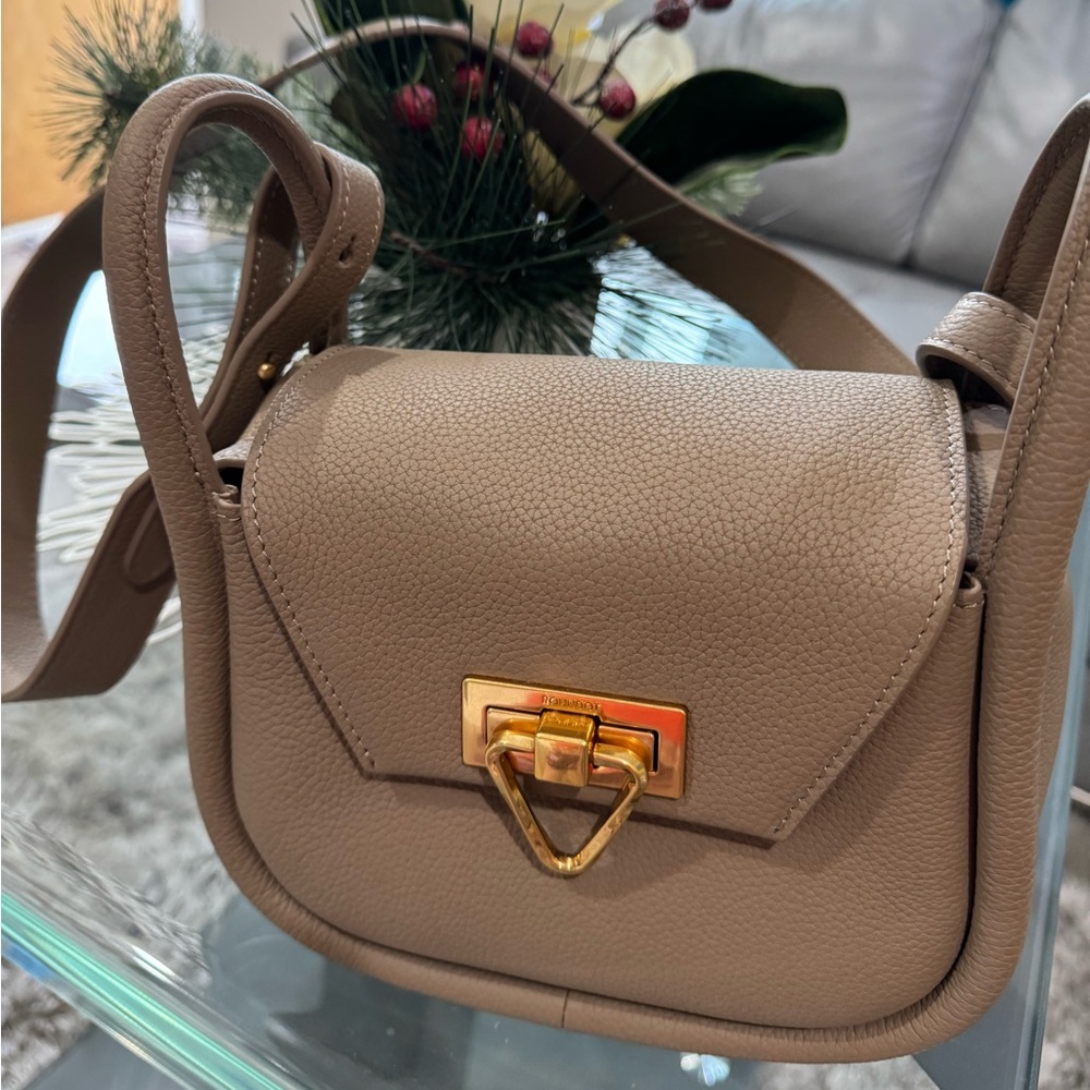 Real leather,elegant leather strap hand bag